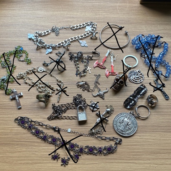 7 items left Huge Vintage goth jewellery and accessories - Picture 1 of 6